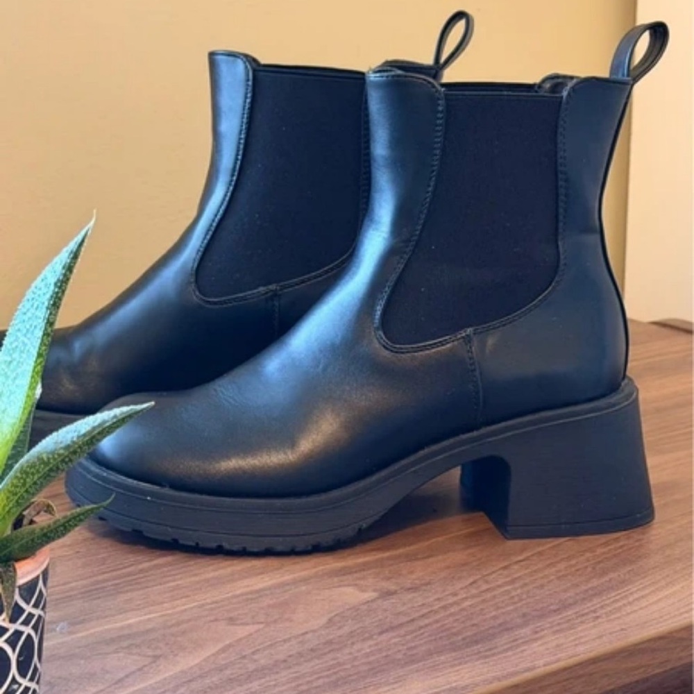 Dirty Laundry Black Leather-Look Chelsea Block Heel Booties
